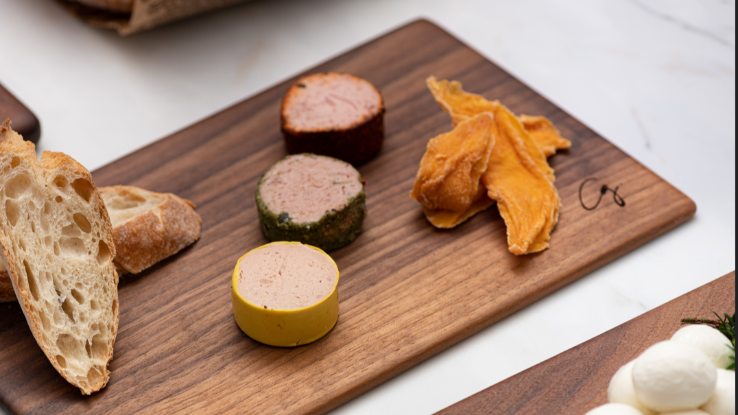 CG Serving Board